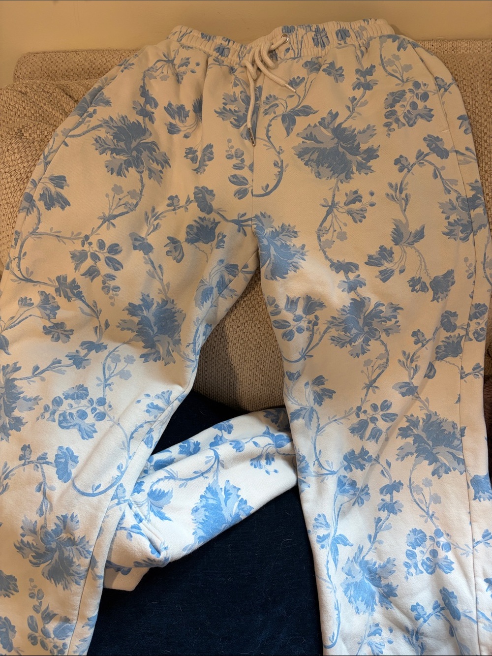 Abercrombie & Fitch White Hoodie with Light Blue Floral Print - Picture 9 of 9